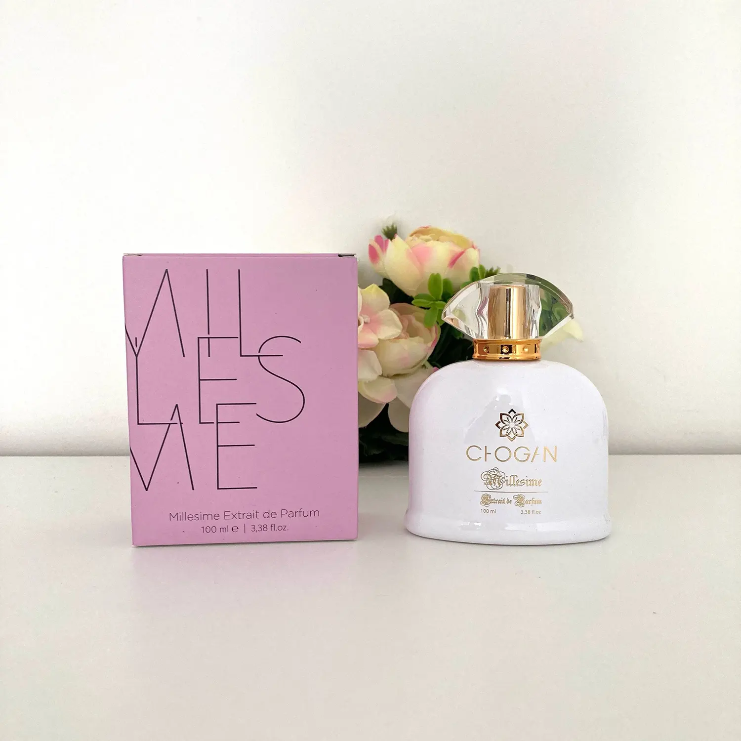 Flacon de parfum femme Olfazeta Millesime 055 avec son étui